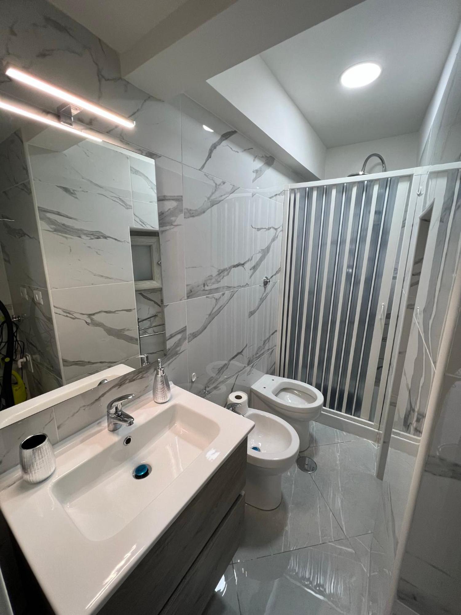 Bro And Sis House Apartment *